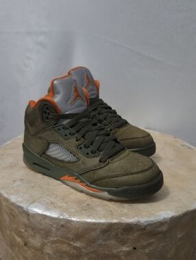 Nike Air Jordan 5 Retro 'Olive'  size 6Y